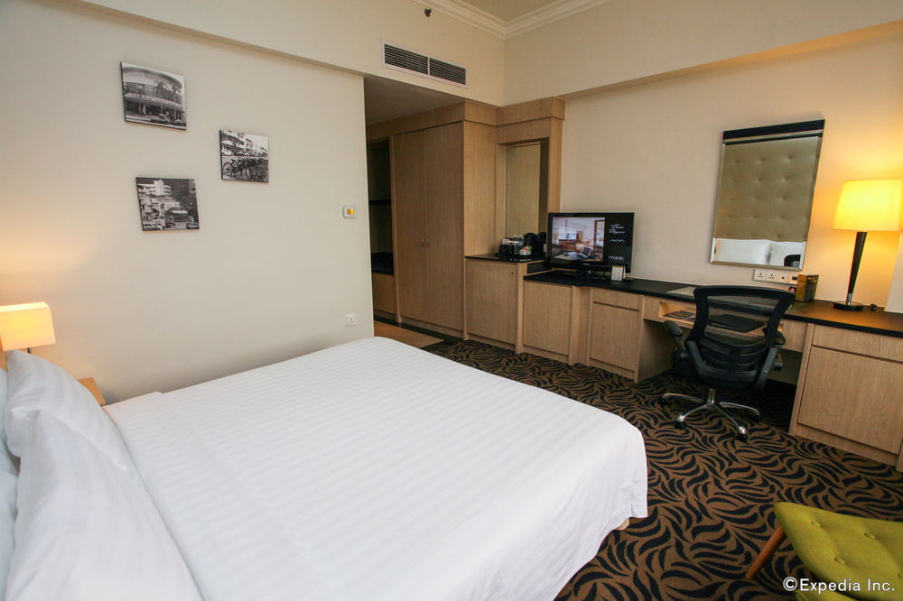 Furama Riverfront Hotel Singapura