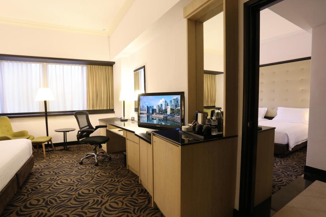 Furama Riverfront Hotel Singapura